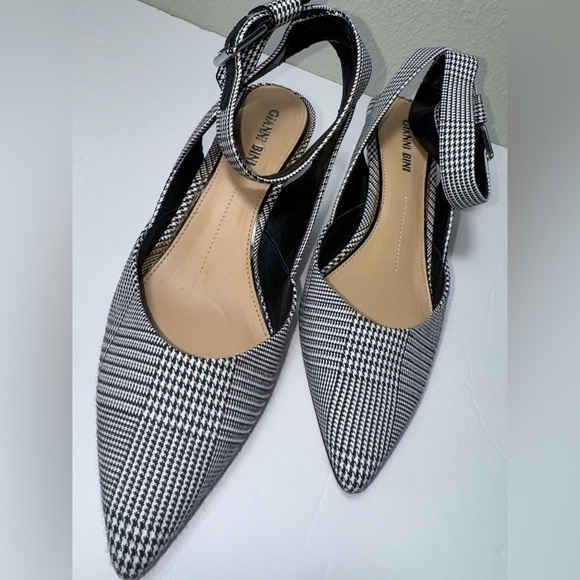 Gianni Bini Rizbee houndstooth black and white pointed toe kitten heels size 8 - Picture 2 of 11
